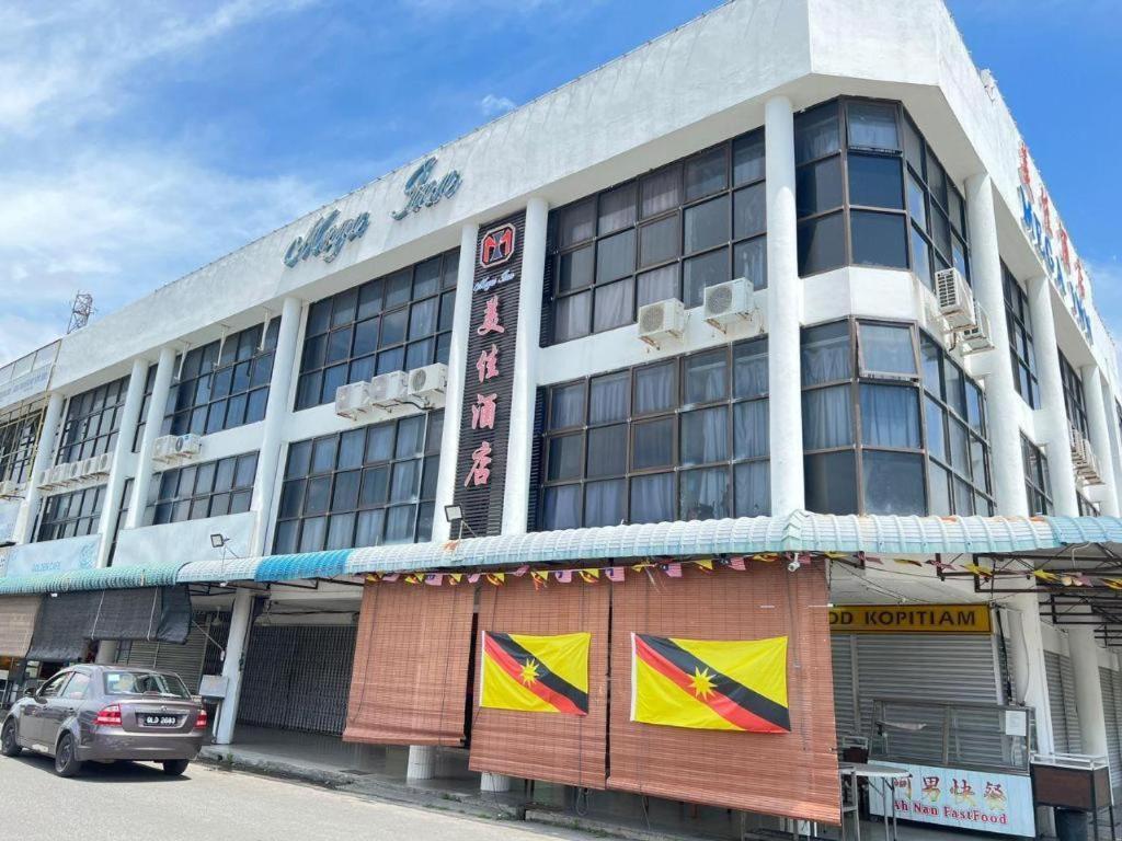 Mega Inn Sri Aman Simanggang Esterno foto