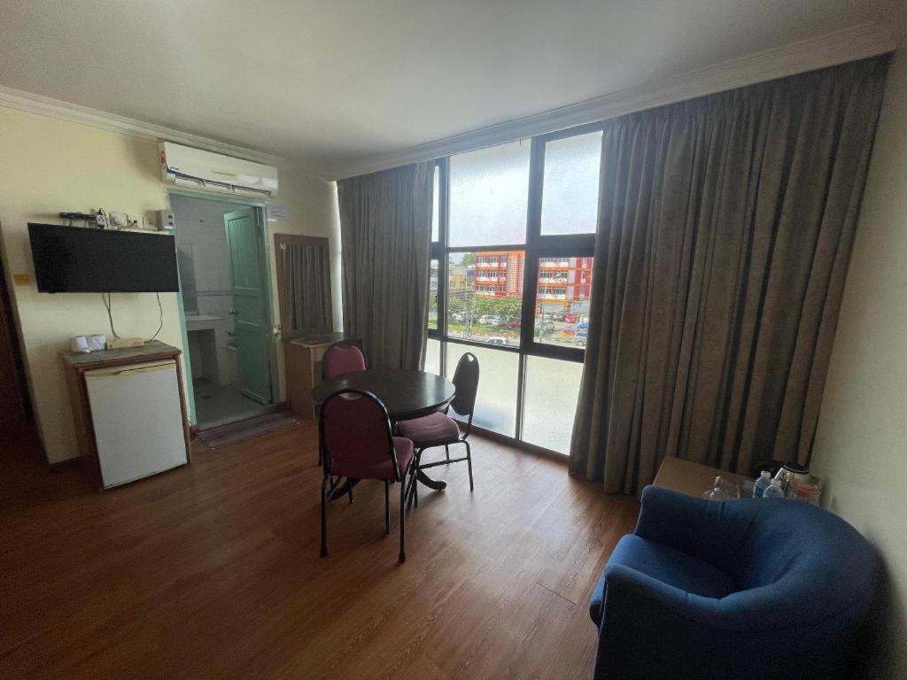 Mega Inn Sri Aman Simanggang Esterno foto